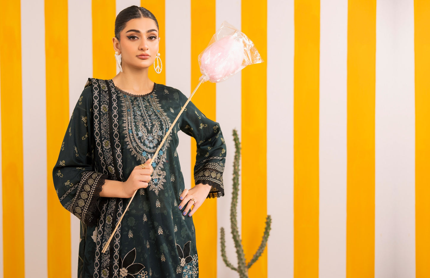 Abisha Lawn 3 Piece Embroidered #05 - Waheed Javaid Collections