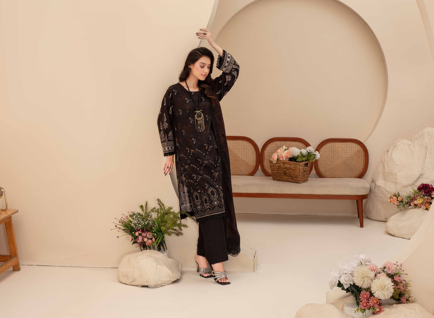 Pehli-Nazar Visocse Banna Dora Embroidered D-01
