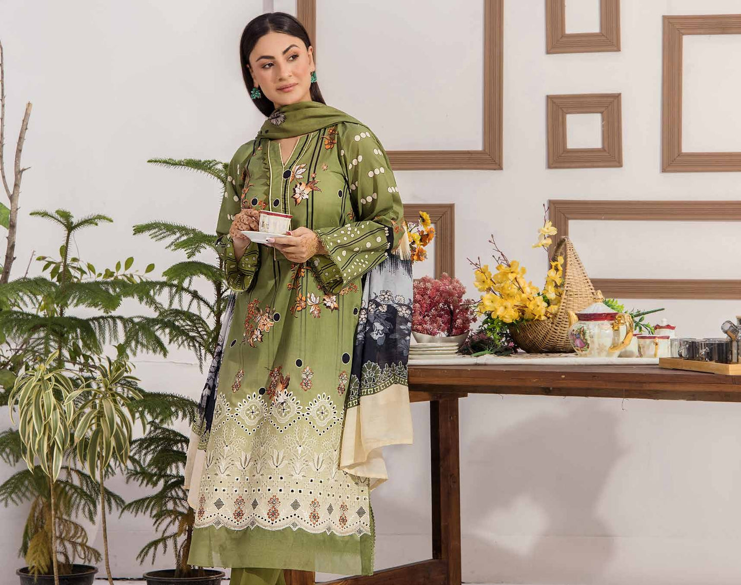 Safa Embroidered 3 Piece Lawn 09