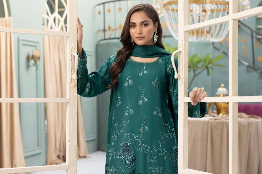 ESSENTIAL Viscose Jacquard Mahay 01 - Waheed Javaid Collections