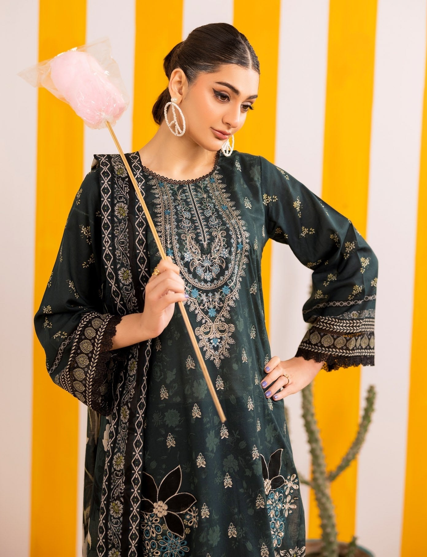 Abisha Lawn 3 Piece Embroidered #05 - Waheed Javaid Collections