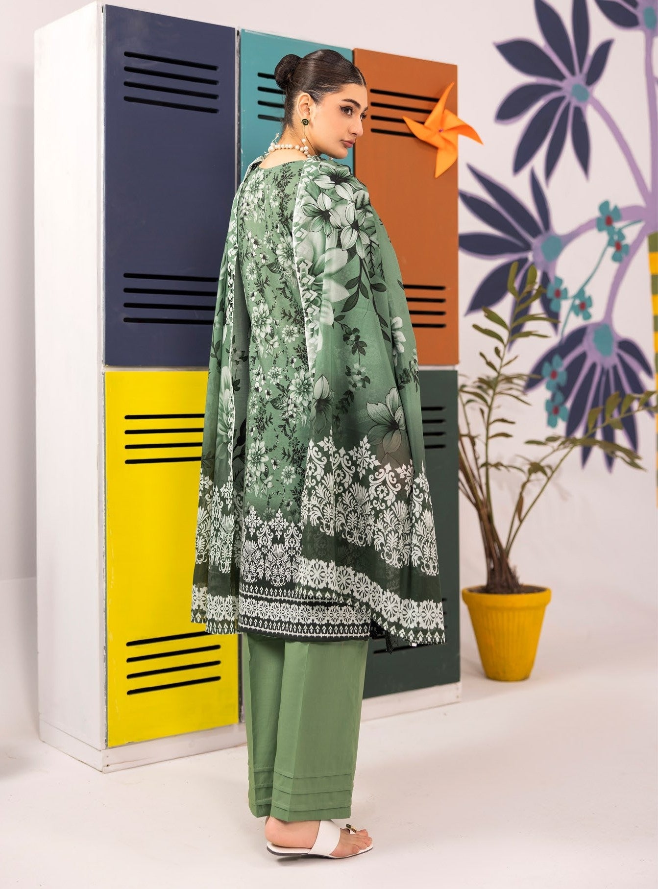 Abisha Lawn 3 Piece Embroidered #08 - Waheed Javaid Collections