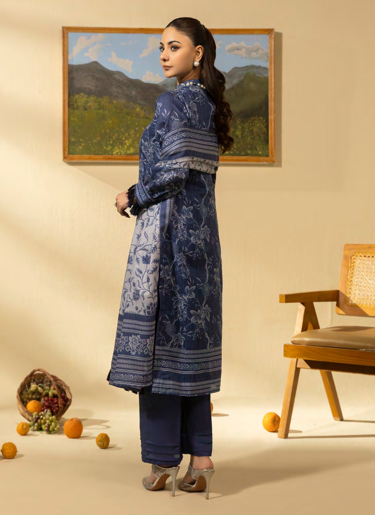 Coco Printed Zari Lawn 3 Piece 09