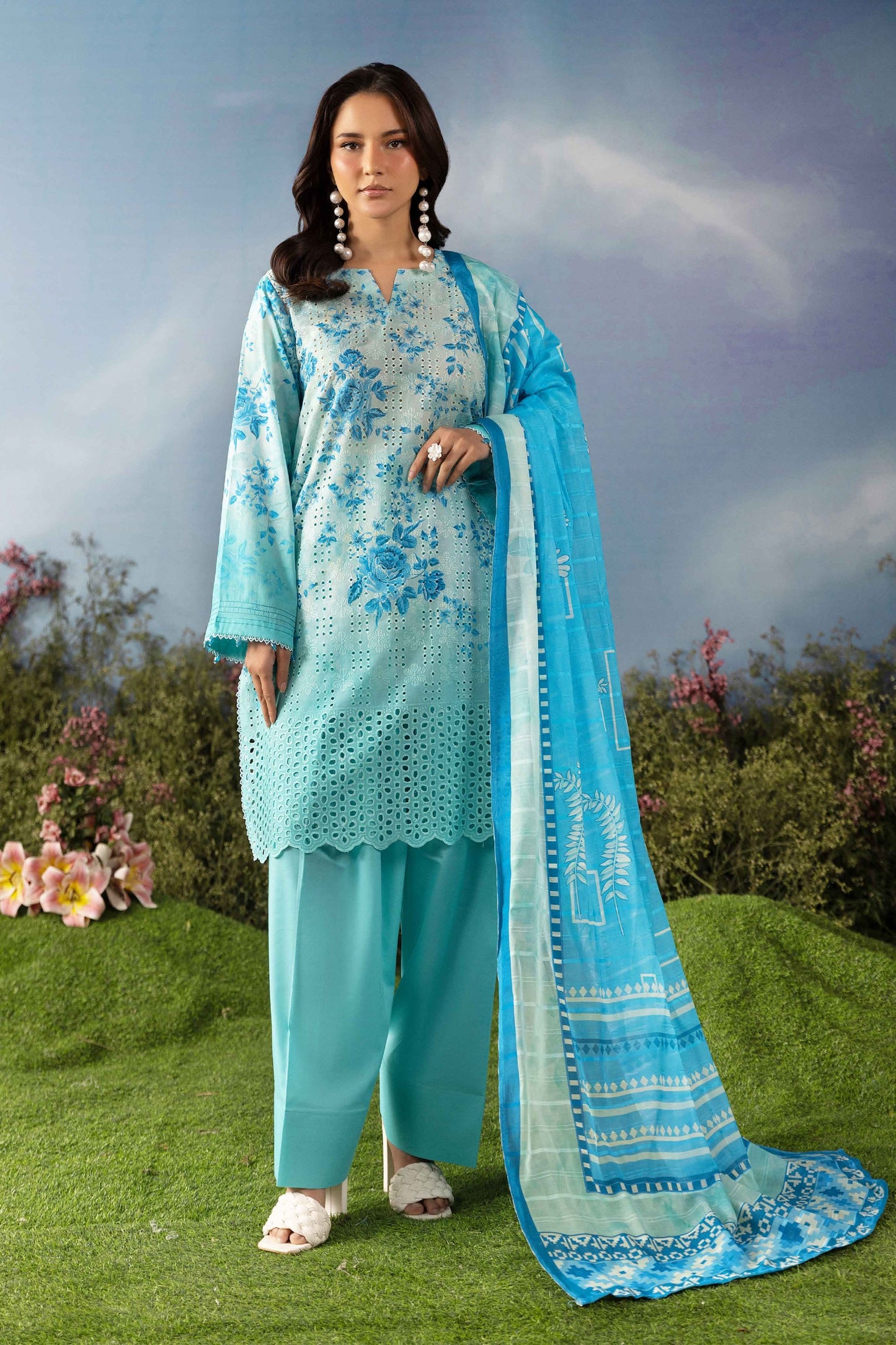 Dil Se Luxury Lawn Chikenkari 3 Piece 09